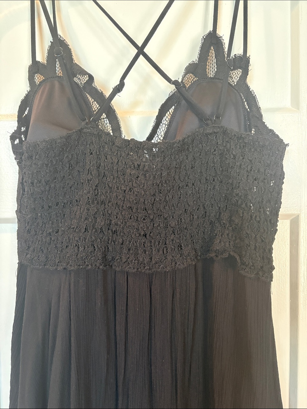Black Lace strapped dress - Picture 4 of 5